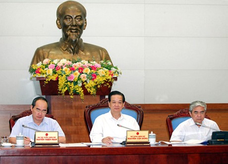 Thủ tướng Nguyễn Tấn Dũng chủ trì phiên họp Hội đồng Quốc gia Giáo dục và Phát triển nhân lực nhiệm kỳ 2011 – 2015, sáng 24/7.